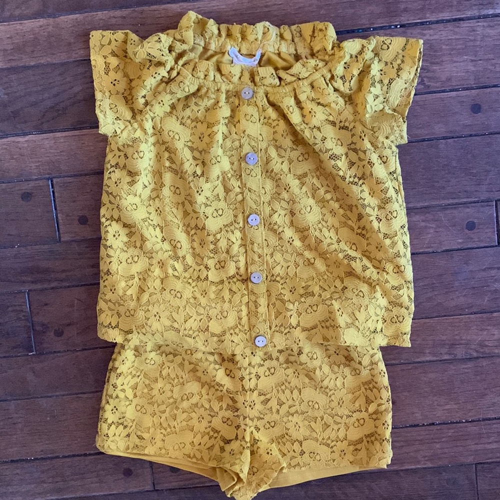 2pc lace top and shorts